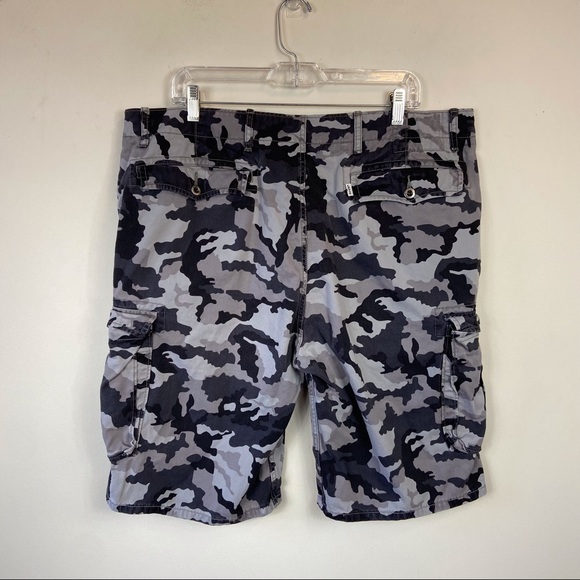 ❗️Levi’s Camouflaged Cargo shorts - Picture 4 of 11